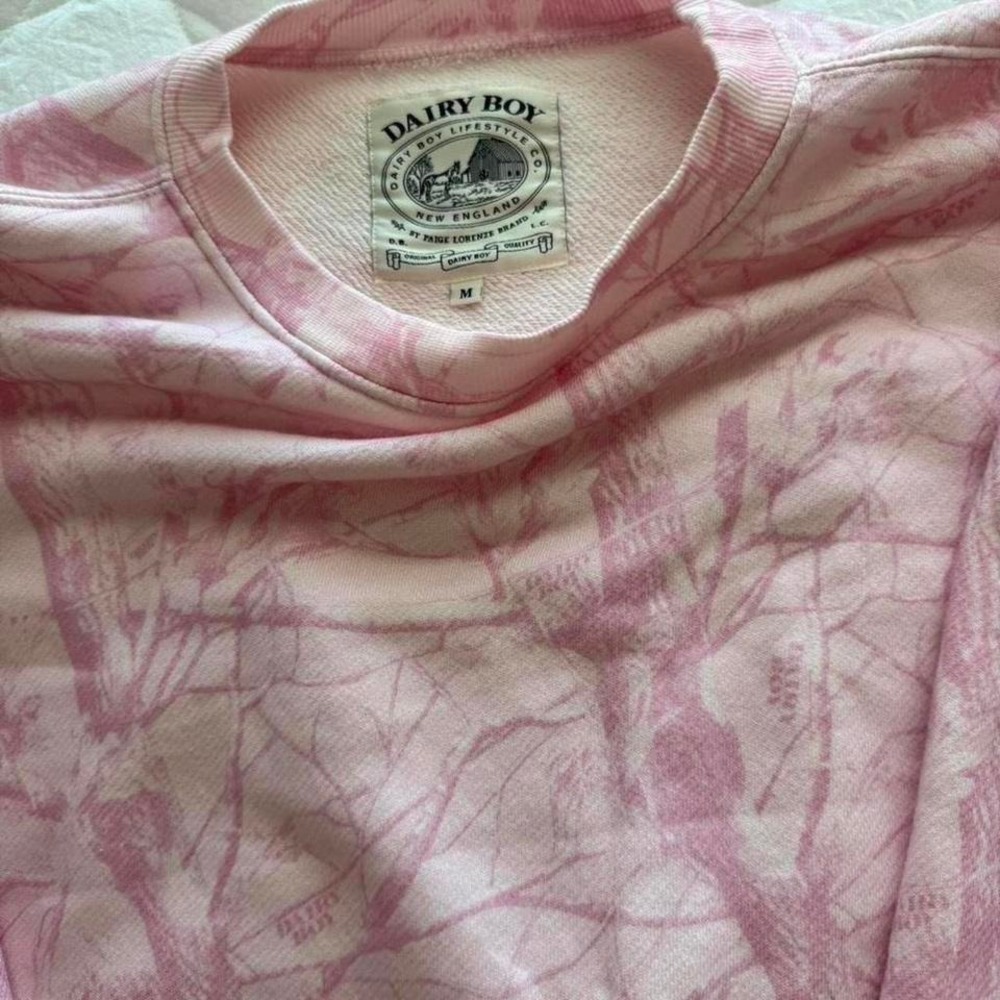 dairy boy bubble gum camo crewneck - Picture 7 of 8